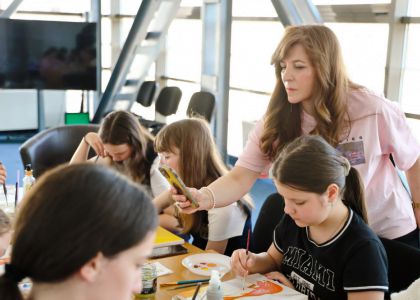 Micul Prinț în Culori: Când Povestea Prinde Viață pe Șevalet