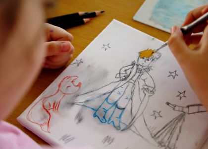 Micul Prinț în Culori: Când Povestea Prinde Viață pe Șevalet