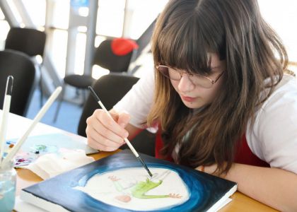 Micul Prinț în Culori: Când Povestea Prinde Viață pe Șevalet