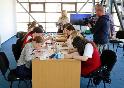 Micul Prinț în Culori: Când Povestea Prinde Viață pe Șevalet