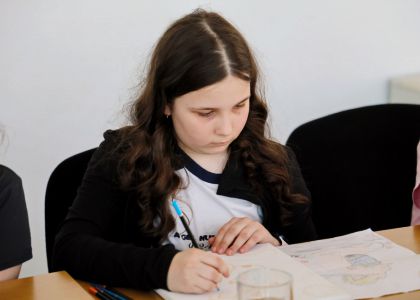 Micul Prinț în Culori: Când Povestea Prinde Viață pe Șevalet