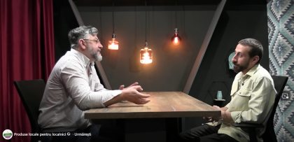 Din culisele teatrului, direct în inima comunității: Interviu cu Iulian Burciu! (Revista „Produse pentru localnici”)