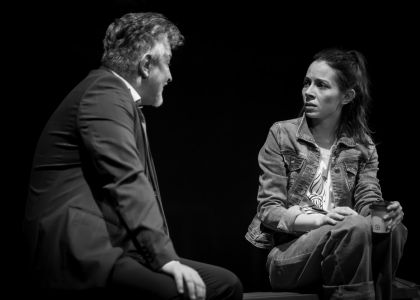 America nu crede în lacrimi (No worries, Cătălinicika!) de Adelina Toma Teatrul Alexandru Davila Pitești