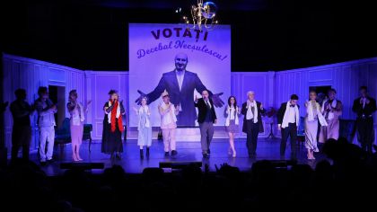 Cortina s-a ridicat! Ediția aniversară a Festivalului Internațional „Zilele Teatrului Matei Vișniec” a debutat în forță cu spectacolul „...ESCU”