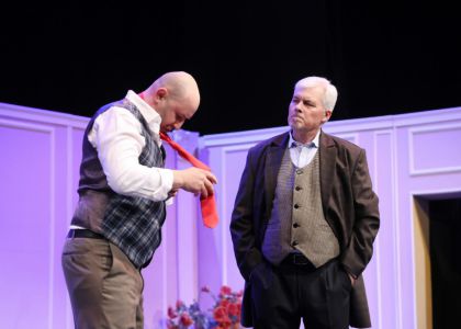Cortina s-a ridicat! Ediția aniversară a Festivalului Internațional „Zilele Teatrului Matei Vișniec” a debutat în forță cu spectacolul „...ESCU”