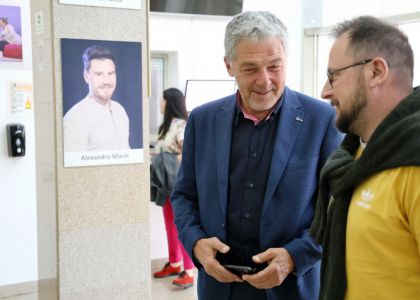 Cortina s-a ridicat! Ediția aniversară a Festivalului Internațional „Zilele Teatrului Matei Vișniec” a debutat în forță cu spectacolul „...ESCU”