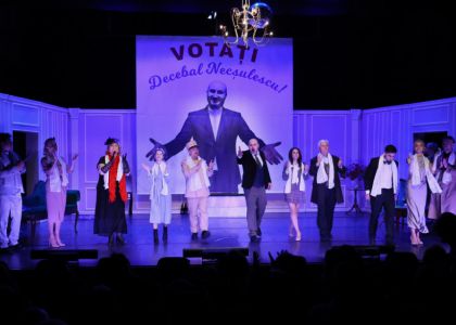 Cortina s-a ridicat! Ediția aniversară a Festivalului Internațional „Zilele Teatrului Matei Vișniec” a debutat în forță cu spectacolul „...ESCU”