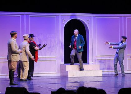 Cortina s-a ridicat! Ediția aniversară a Festivalului Internațional „Zilele Teatrului Matei Vișniec” a debutat în forță cu spectacolul „...ESCU”