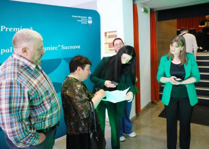 Cortina s-a ridicat! Ediția aniversară a Festivalului Internațional „Zilele Teatrului Matei Vișniec” a debutat în forță cu spectacolul „...ESCU”