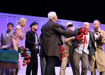 Cortina s-a ridicat! Ediția aniversară a Festivalului Internațional „Zilele Teatrului Matei Vișniec” a debutat în forță cu spectacolul „...ESCU”