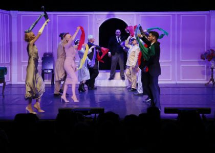 Cortina s-a ridicat! Ediția aniversară a Festivalului Internațional „Zilele Teatrului Matei Vișniec” a debutat în forță cu spectacolul „...ESCU”