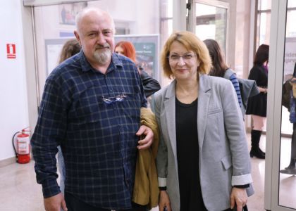 FIZTMV 2026 - Ziua a II-a: De la bucuria copiilor, la satira profundă din „Mobilă și durere”