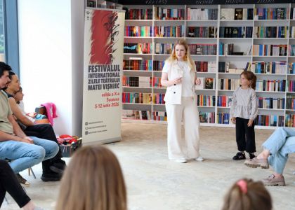 FIZTMV 2026 - Ziua a II-a: De la bucuria copiilor, la satira profundă din „Mobilă și durere”