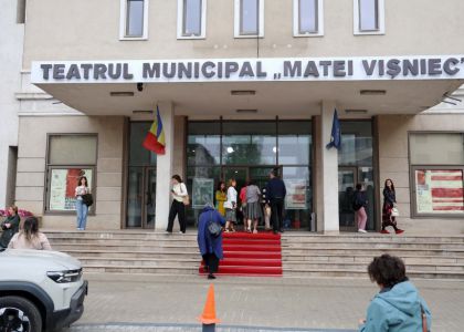 FIZTMV 2026 - Ziua a II-a: De la bucuria copiilor, la satira profundă din „Mobilă și durere”