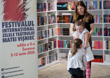 FIZTMV 2026 - Ziua a II-a: De la bucuria copiilor, la satira profundă din „Mobilă și durere”