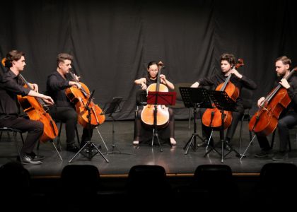 Festivalul Internațional Zilele Teatrului Matei Vișniec 2026– Ziua a III-a: De la vânătoarea de artă urbană, la teatru documentar și un regal de muzică clasică