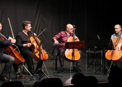 Festivalul Internațional Zilele Teatrului Matei Vișniec 2026– Ziua a III-a: De la vânătoarea de artă urbană, la teatru documentar și un regal de muzică clasică