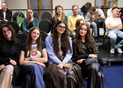 Festivalul Internațional Zilele Teatrului Matei Vișniec 2026– Ziua a III-a: De la vânătoarea de artă urbană, la teatru documentar și un regal de muzică clasică