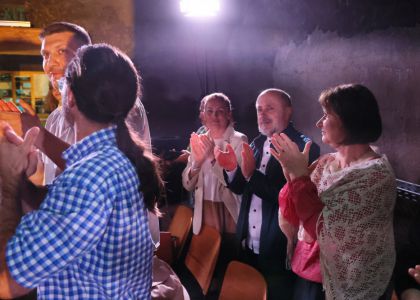 Festivalul Internațional Zilele Teatrului Matei Vișniec, Ziua a 5-a: De la mitul răsturnat al Penelopei la haosul comic din mahalaua lui Caragiale