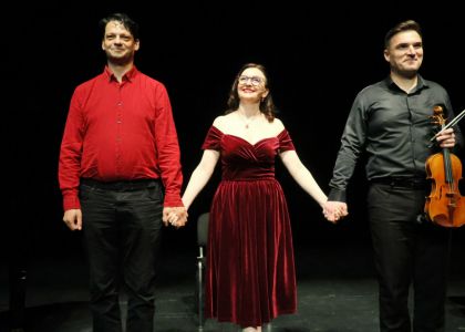 Zilele Teatrului „Matei Vișniec” – Recenzie #DAY8: O ultimă zi sub semnul dorului și al acordurilor magice din muzica de teatru