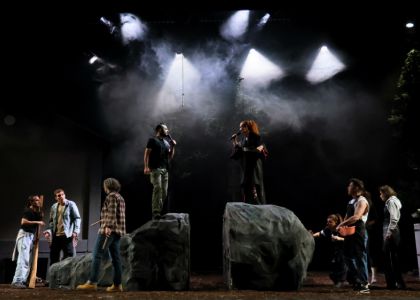 Succes internațional în Bulgaria: Teatrul Municipal „Matei Vișniec” Suceava a cucerit publicul din Stara Zagora la Festivalul NOS+