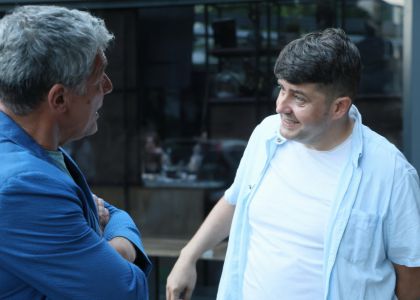 Succes internațional în Bulgaria: Teatrul Municipal „Matei Vișniec” Suceava a cucerit publicul din Stara Zagora la Festivalul NOS+