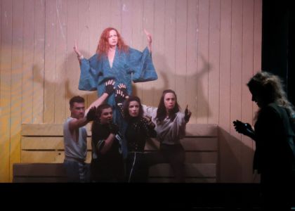 Succes internațional în Bulgaria: Teatrul Municipal „Matei Vișniec” Suceava a cucerit publicul din Stara Zagora la Festivalul NOS+