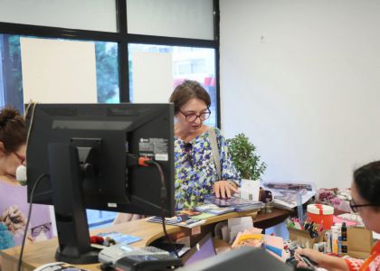 Succes internațional în Bulgaria: Teatrul Municipal „Matei Vișniec” Suceava a cucerit publicul din Stara Zagora la Festivalul NOS+