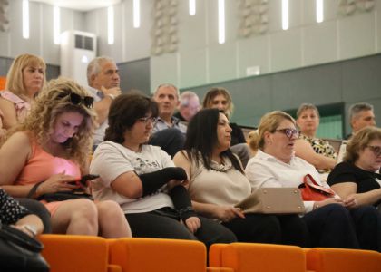 Succes internațional în Bulgaria: Teatrul Municipal „Matei Vișniec” Suceava a cucerit publicul din Stara Zagora la Festivalul NOS+