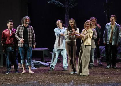 Succes internațional în Bulgaria: Teatrul Municipal „Matei Vișniec” Suceava a cucerit publicul din Stara Zagora la Festivalul NOS+