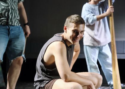 Succes internațional în Bulgaria: Teatrul Municipal „Matei Vișniec” Suceava a cucerit publicul din Stara Zagora la Festivalul NOS+