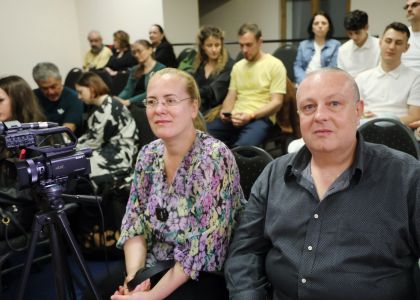 ”Spectacolul artei” cu Alex Aciobăniței, la Radio România Iași, iunie 2026