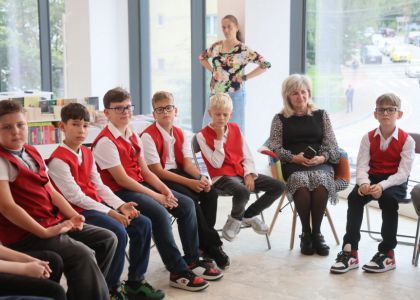 „A fost odată ca niciodată” – Ziua Internațională a Alfabetizării, celebrată prin teatru, dicție și povești alături de elevii de la Școala Gimnazială Nr. 3 Suceava