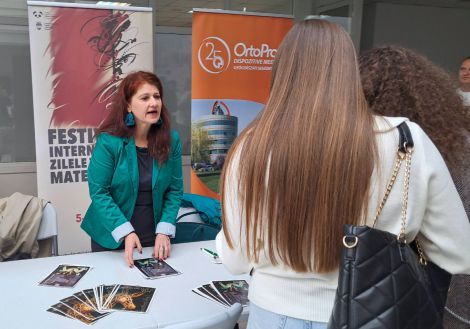 Teatrul Municipal „Matei Vișniec”, prezent la Târgul locurilor de practică, internship și voluntariat organizat de USV